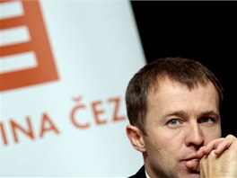 Martin Roman na tiskové konferenci EZ ke koupi ropné spolenosti MOL. (20.