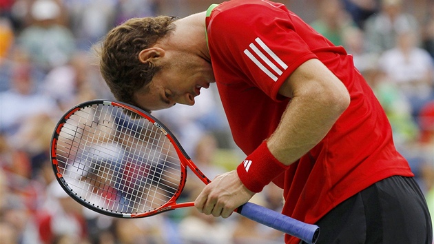 Britský tenista Andy Murray si vyítá chybu v semifinále US Open proti Nadalovi.