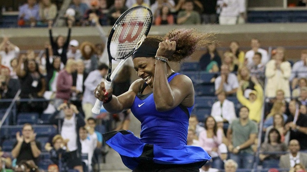 KEPENÍ. Americká tenistka Serena Williamsová se raduje z postupu do finále US
