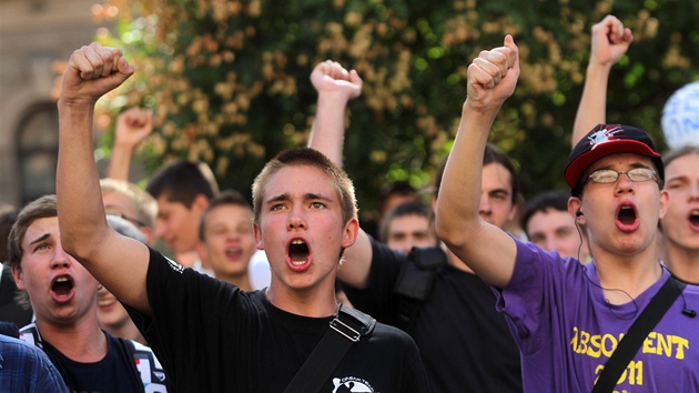 Studenti elektrotechnické prmyslovky v Kounicov ulici vyli v úterý do