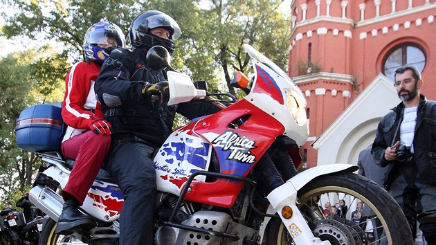 Kesanský sraz motorká Motosnní se odehrál v Liberci u erveného kostela. 