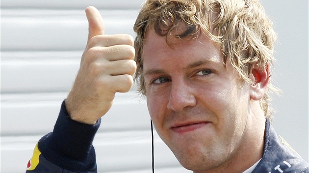 POLE POSITION. Sebastian Vettel se raduje z prvního místa v kvalifikaci ped