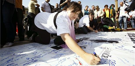 Starostov se podepisuj na protestn plakt, kter chtj pedat premirovi