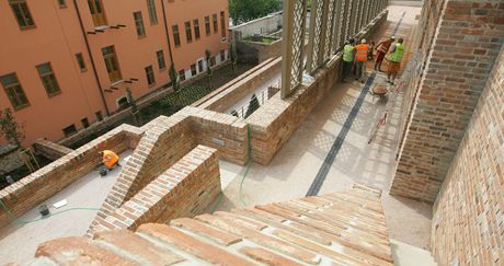 Oprava teras u Velkho nmst v Hradci Krlov (5. srpna 2011)
