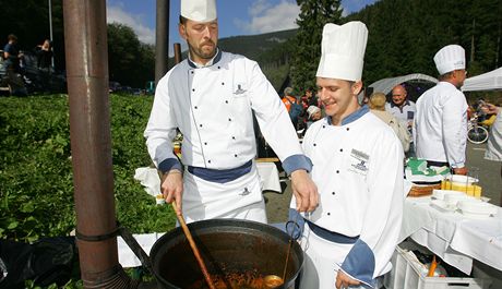 Kuchai pi souti o nejlpe uvaen Krakonov gul na parkoviti U kapliky