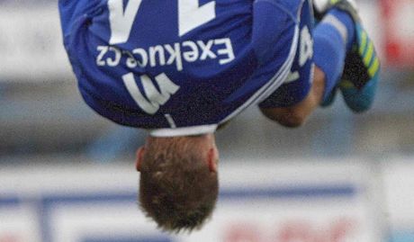 Adam Varadi z Olomouce slaví gól proti Teplicím.