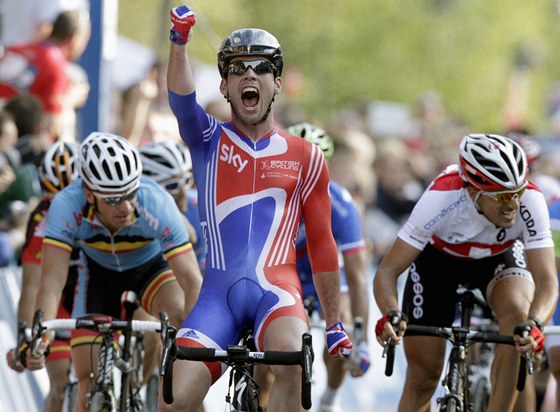 MISTR SVTA. Britský cyklista Mark Cavendish se raduje poté, co ovládl