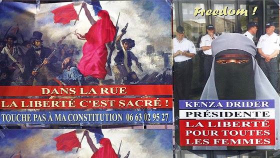 Volební plakáty Kenzy Driderové (není na snímku), která chce pítí rok