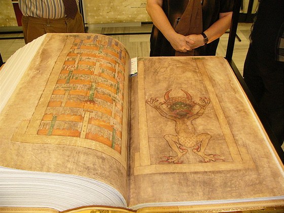 Faksimile kroniky Codex Gigas ve skutené velikosti. Ilustraní snímek