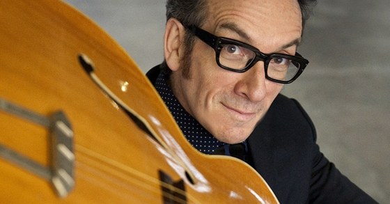 Elvis Costello u nás vystoupí poprvé 4. listopadu v praském Kongresovém centru.