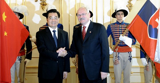 ínský prezident Chu in-tchao (vlevo) navtívil Slovensko poprvé v roce 2009.