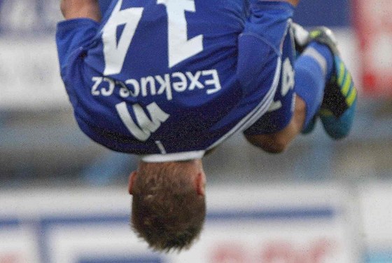 Adam Varadi z Olomouce slaví gól proti Teplicím.