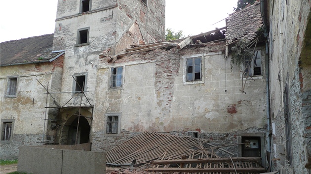 Chátrající zámek v Brtnici se na zaátku ervna po mnoha letech otevek veejnosti.