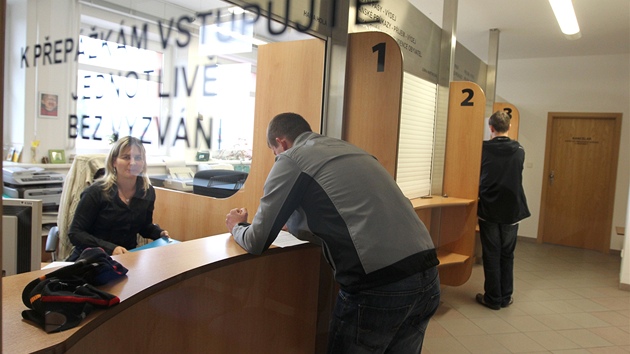 Do budovy nové radnice v Bystřici nad Pernštejnem se nastěhovalo všech šedesát Do budovy nové radnice v Bystřici nad Pernštejnem se nastěhovalo všech šedesát