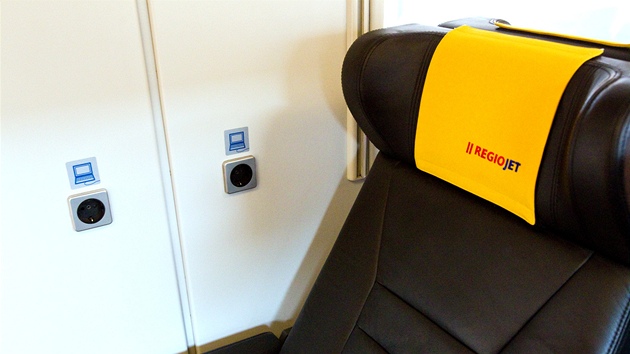 Pro cestující RegioJetu jsou pipraveny elektrické zásuvky (22. záí 2011)