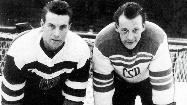 1948. Na olympiád ve Svatém Moici kraloval Bóa Modrý (vlevo). Kvli horímu
