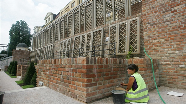 Oprava teras u Velkého námstí v Hradci Králové (5. srpna 2011)