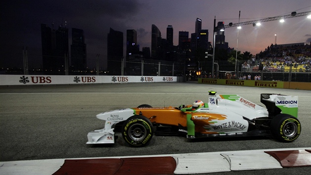 Paul di Resta pi tréninku na Velkou cenu Singapuru