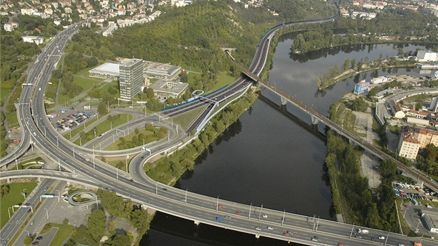 Pelc-Tyrolka a Povltavská ulice Pelc-Tyrolka a Povltavská ulice