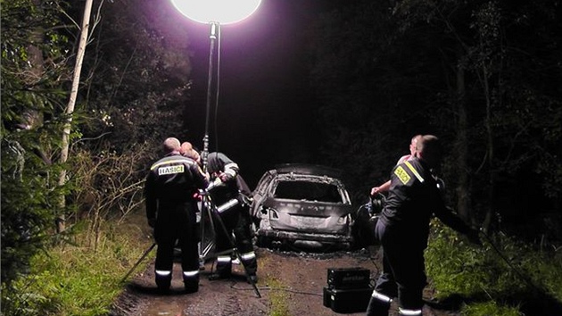 Ohoelý vz, ve kterém prchali pachatelé pondlního loupeného pepadení, nali