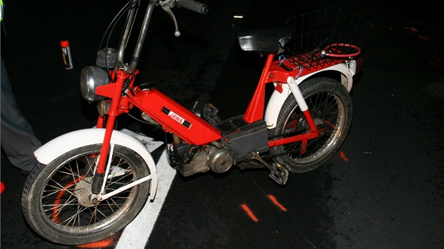 U Liptálu zemřela žena na motocyklu. (20. září 2011) U Liptálu zemřela žena na motocyklu. (20. září 2011)