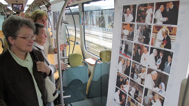 Staré Msto navtívil poutní vlak pibliující ivot papee Jana Pavla II.