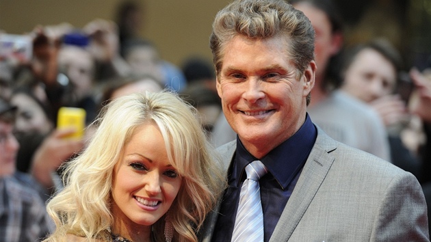 David Hasselhoff  a Hayley Robertsová (2014)