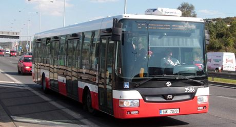 Experti se obávají, e expresní autobusová linka 125, která spojuje Smíchov s Jiním Mstem, bude nabírat zpodní.