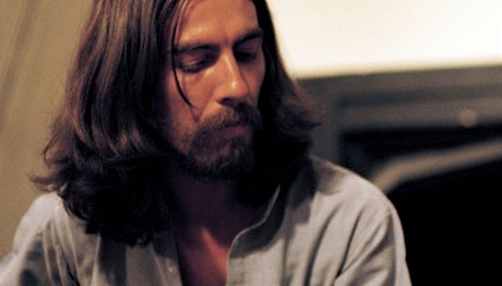 George Harrison ve filmu George Harrison: Living in the Material World, kter...