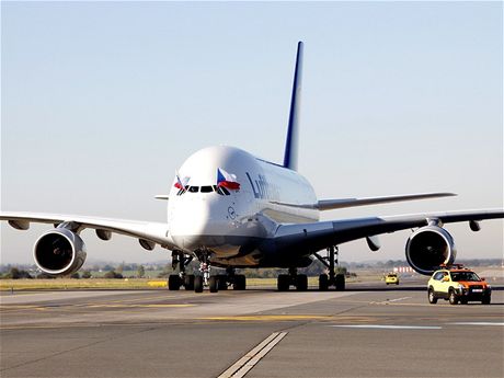 Airbus A380 v Praze