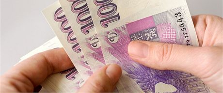 Za správu úvru i vedení úvrového útu si banky útují v rozptí od 40 do 200 korun msín. S rostoucí délkou splatnosti spotebitelské pjky tak me jít o tisícové ástky. Ilustraní snímek