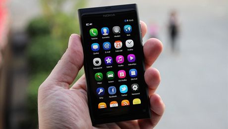 Nokia N9 je doposud jediný smartphone s MeeGo
