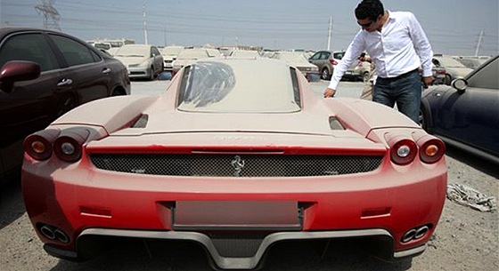 Zabavené Ferrari Enzo nael v Saudské Arábii poad Top Gear