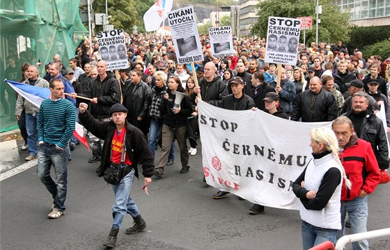 Demonstrace proti nepizpsobivým v Ústí nad Labem. (8. íjna 2011)