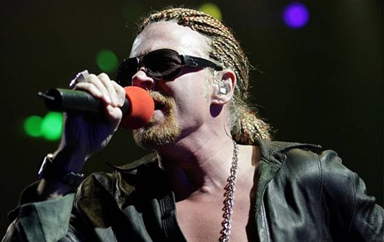 Axl Rose na koncertu Guns N Roses v roce 2006