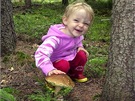 Nae dvouletá dcera Kateina byla Královnou houba, kdy na lesní procházce