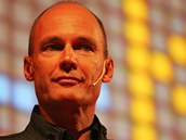 Bertrand Piccard pi slavnostnm zahjen festivalu Tourfilm v Karlovch