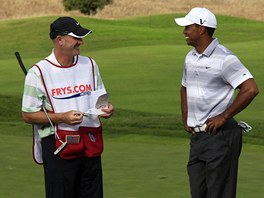 Tiger Woods a jeho nov caddie Joe LaCava ped turnajem Frys.com. 