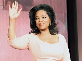 Moderátorka Oprah Winfreyová je nejvíce vydlávající enou v Hollywoodu....