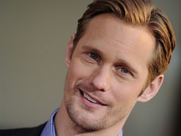 Ptaticetiletý Alexander Skarsgard u nkolik podobných titul má. Ptkrát...