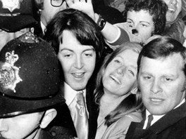 Novomanel Paul McCartney a Linda Eastmanov (12. bezna 1969)