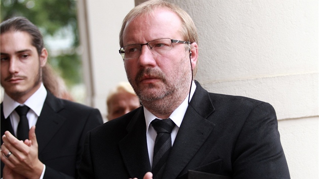 Do Mahenova divadla v Brně se přišly s hercem Jaroslavem Dufkem rozloučit Do Mahenova divadla v Brně se přišly s hercem Jaroslavem Dufkem rozloučit