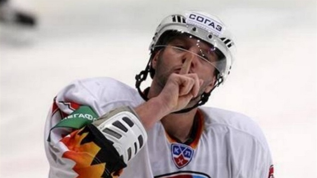 Hokejista Josef Straka v dresu Severstalu Čerepovec Hokejista Josef Straka v dresu Severstalu Čerepovec