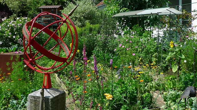 Pohled do inspirativní pírodní zahrady Johanna Jindry v rakouském Weitenu