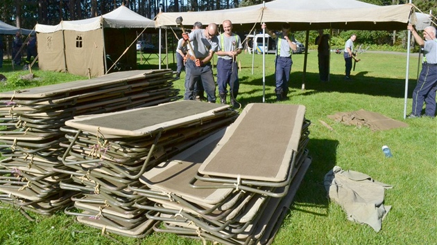 Cviení dobrovolných hasi ve Velké Hlesebi.