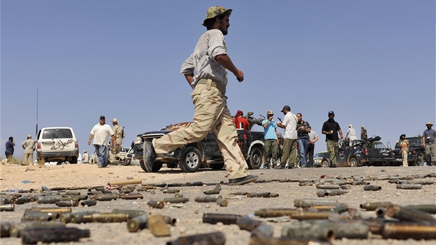 Syrtu svírají líté boje, Kaddáfího jednotky ustupují jen pomalu