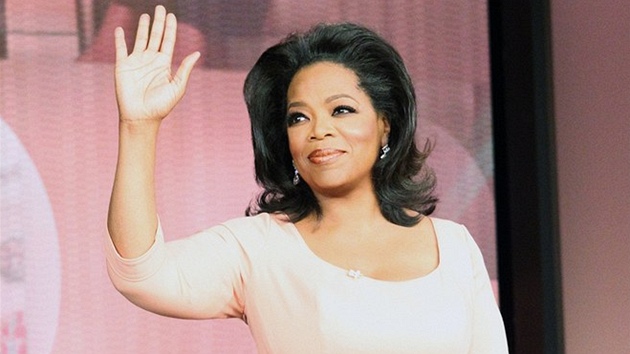 Moderátorka Oprah Winfreyová je nejvíce vydlávající enou v Hollywoodu....