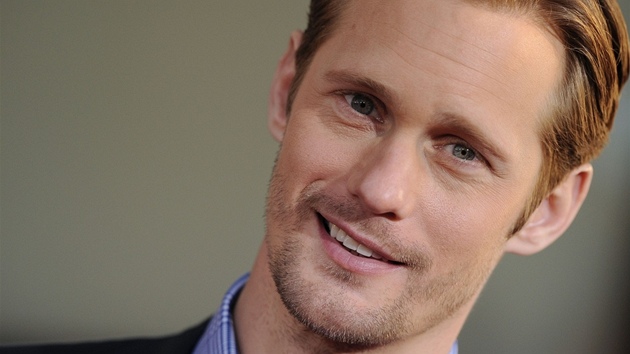 Ptaticetiletý Alexander Skarsgard u nkolik podobných titul má. Ptkrát...