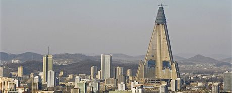Hotel Ryugyong je odpuzující dominantou severokorejské metropole