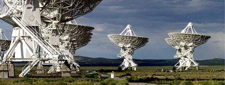 Soustava radioteleskop VLA (Very Large Array) na pláních sv. Augustina v Novém